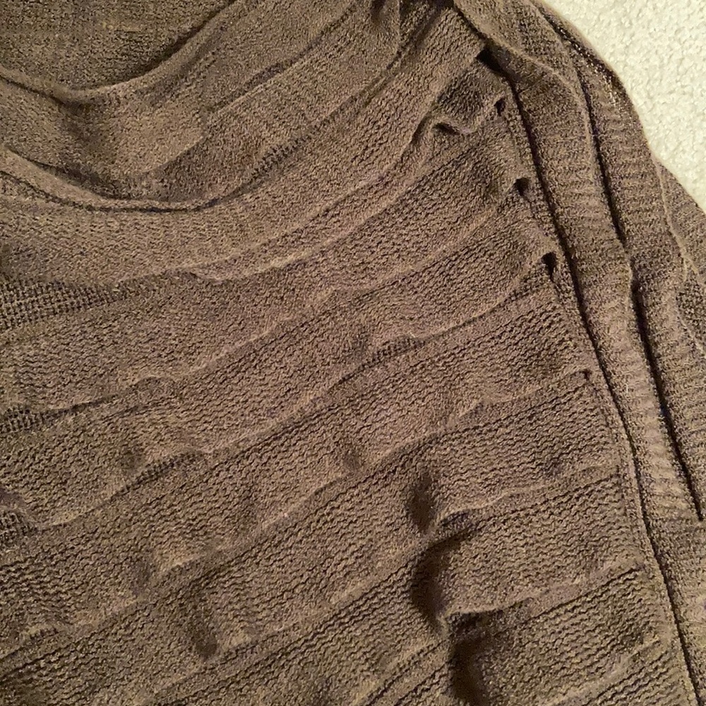 Poncho - Picture 4 of 4